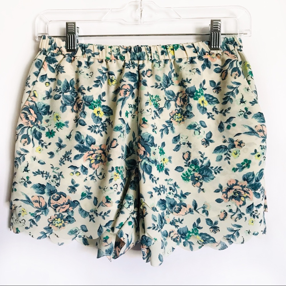 E BY ELOISE Floral Scalloped Hem Shorts Cream/Blue/Peach - Picture 4 of 12